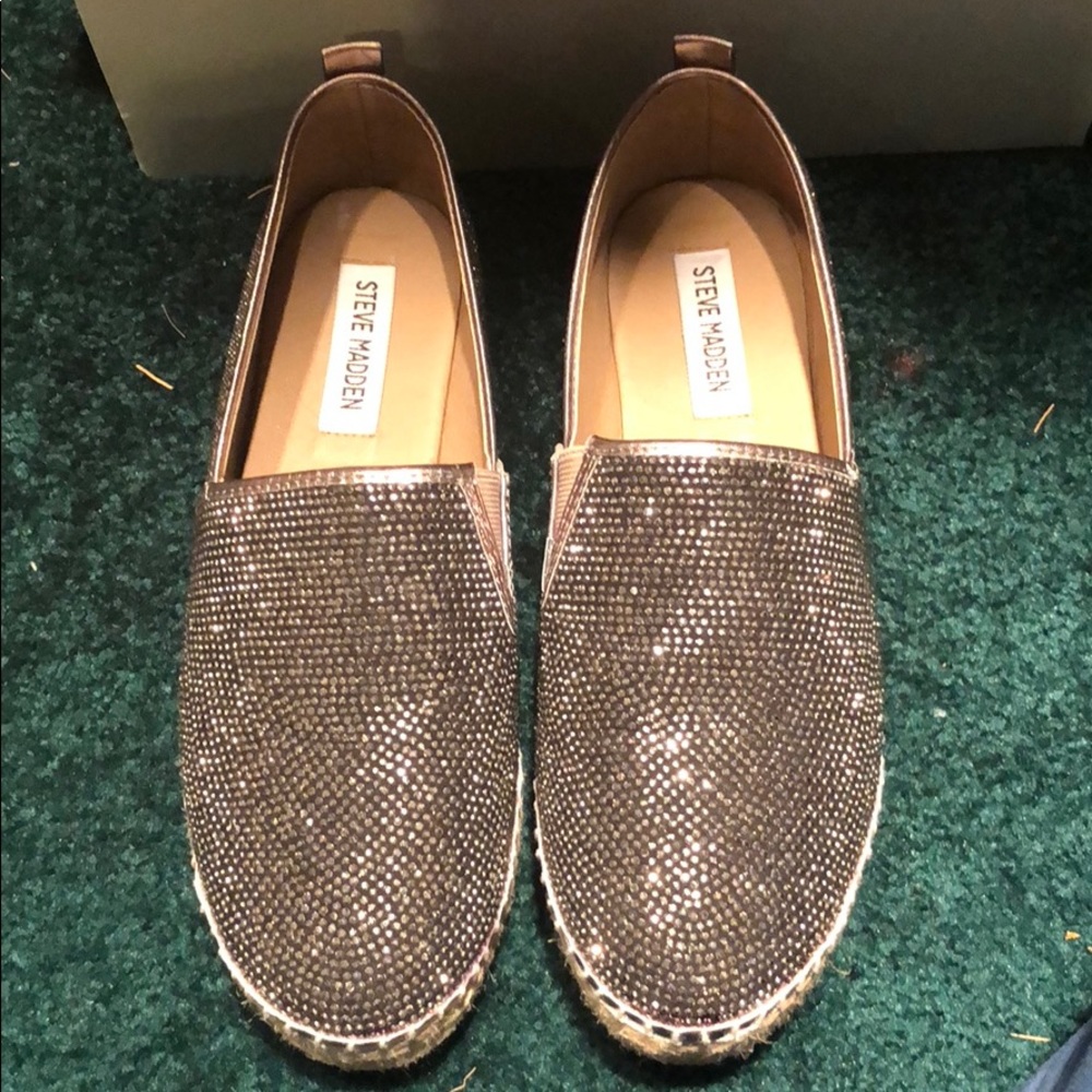 Steve Madden used only once. No damages